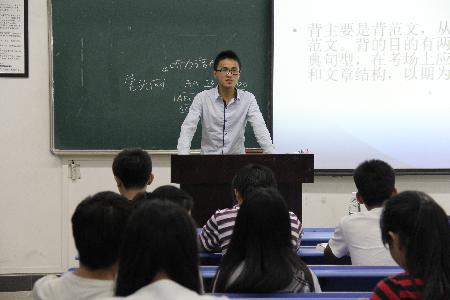 马克思主义学院英语四六级经验交流会顺利举办